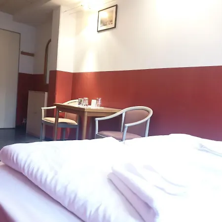 Thomas Rooms-3